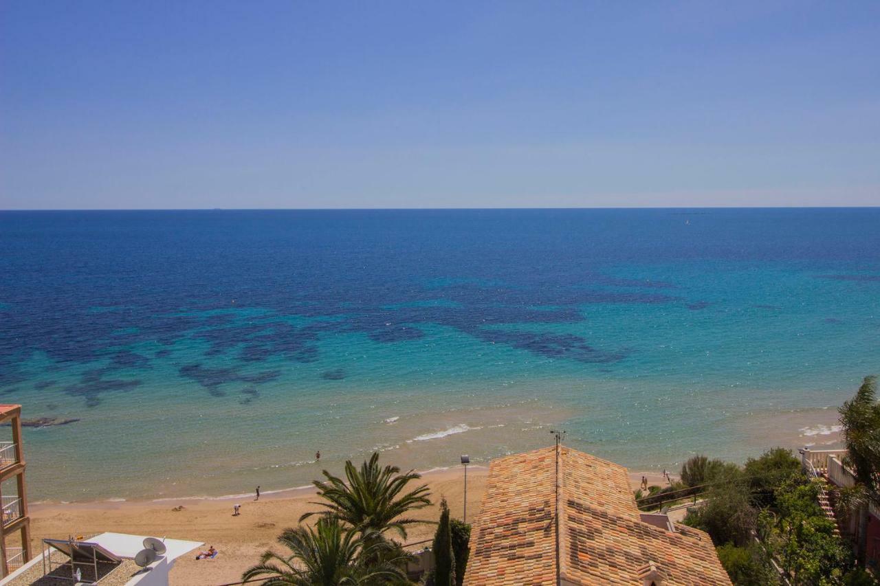 Beautiful Frontline Apartment Melioria With Panoramic Seaview กัลเป ภายนอก รูปภาพ