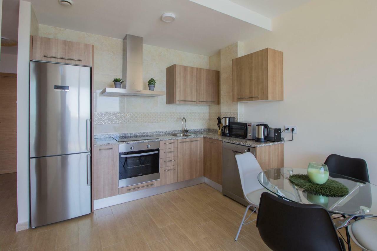 Beautiful Frontline Apartment Melioria With Panoramic Seaview กัลเป ภายนอก รูปภาพ